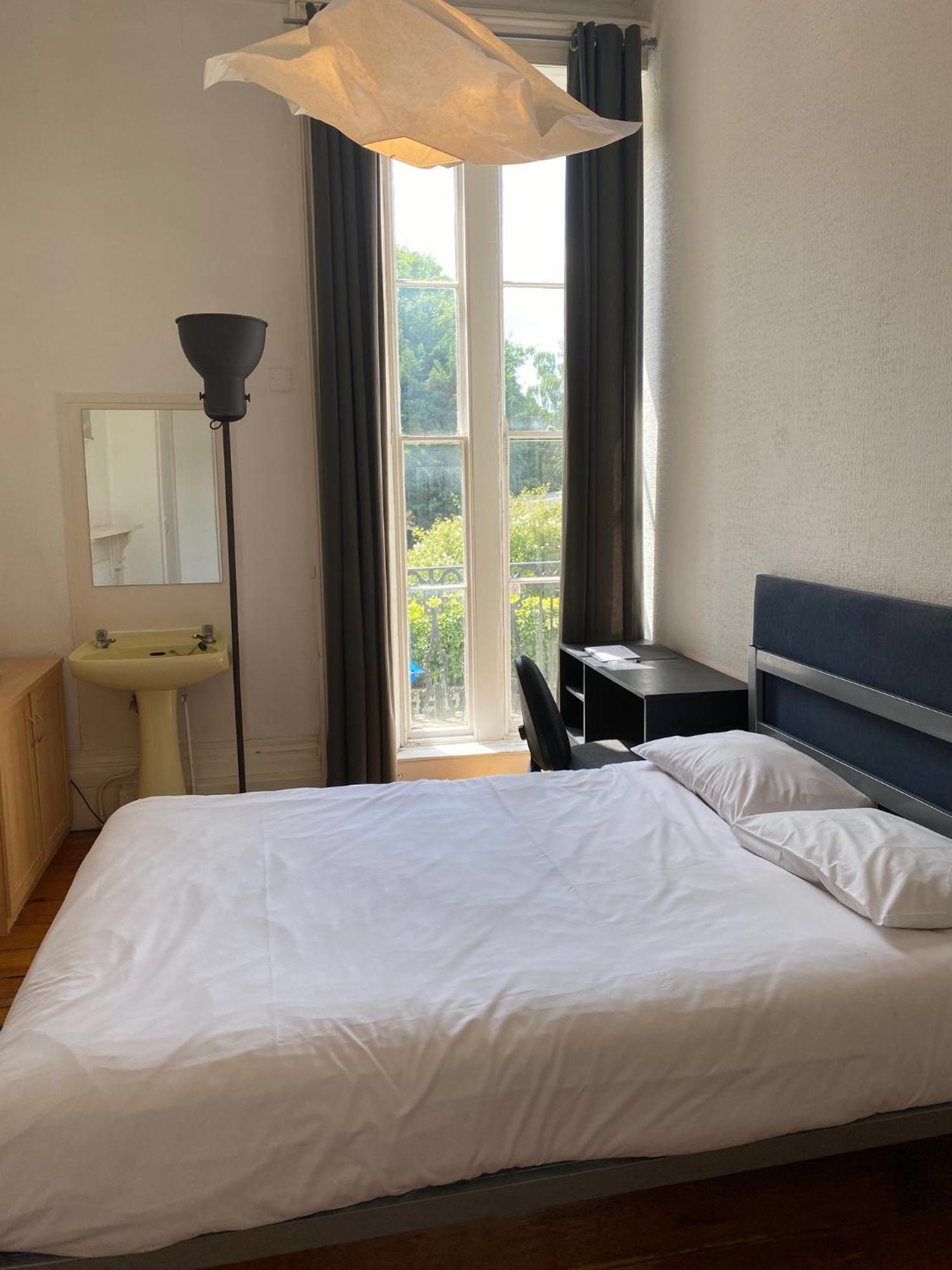 Westbourne Place Rooms - By Clifton Short Lets Bristol Room photo