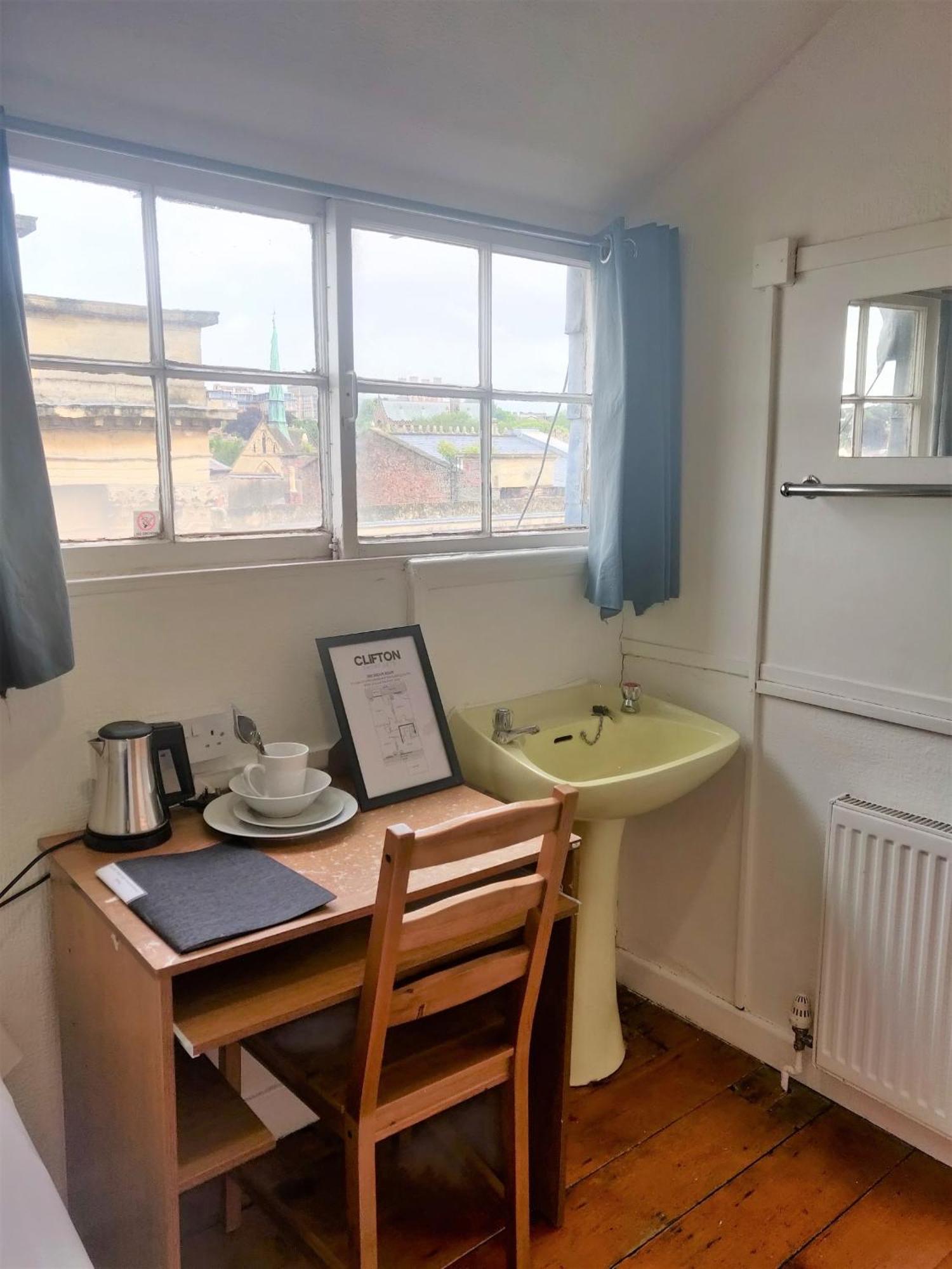 Westbourne Place Rooms - By Clifton Short Lets Bristol Room photo