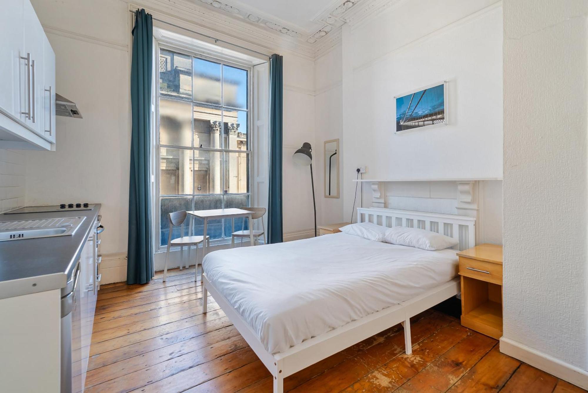 Westbourne Place Rooms - By Clifton Short Lets Bristol Room photo